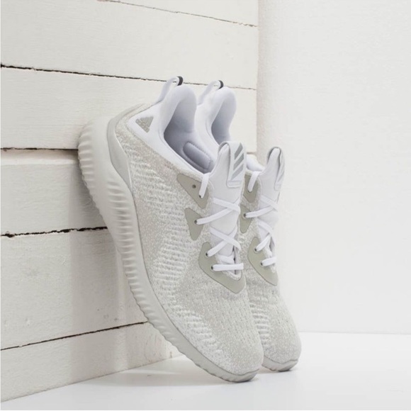 adidas Shoes - 🌲 Adidas Alpha Bounce Off White Sneakers Cushion Sole 9.5